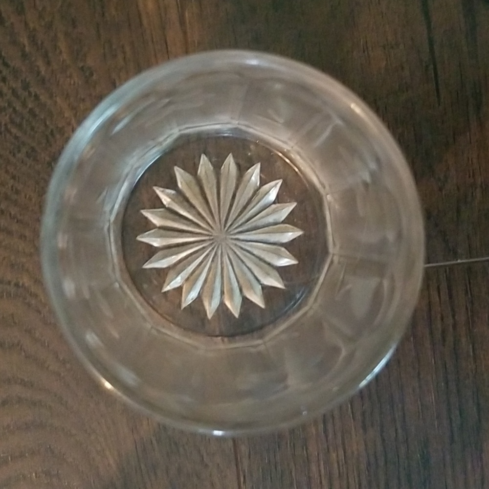 Vintage etched glass bedside water flask with glass. - Picture 5 of 6